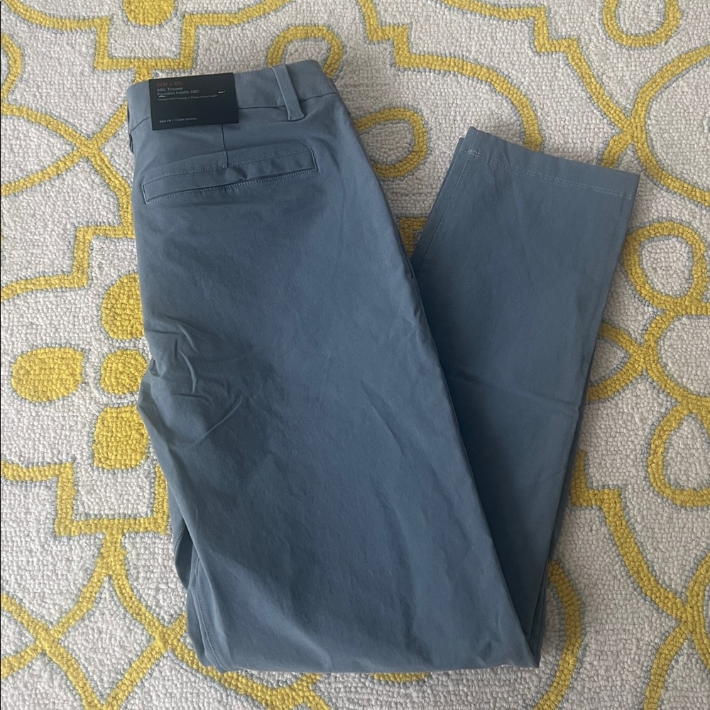 NWT Men’s Lululemon ABC Trouser. Slim Fit. Sz 32W X 32L